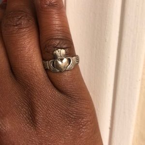 Silver Claddagh Irish ring!